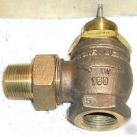 1 1/4" 2 Way Angle NO NPT 16 Cv 3-8 psi